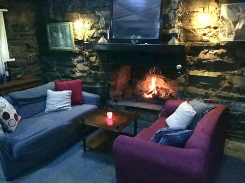 Rustic Miners Cabin - Sunshine Coast Tourism 0