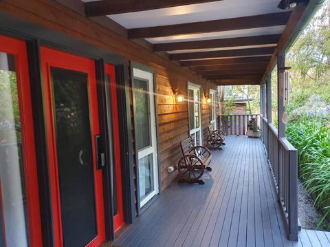 Rustic Queen Of Leura - Sunshine Coast Tourism 3