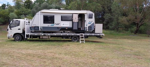 RV Caravan In Rural Setting On Edge Of Town Close To AgQuip - Holiday Sunshine Coast 1