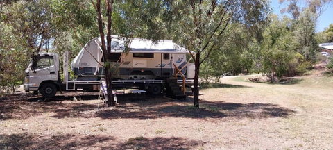 RV Caravan In Rural Setting On Edge Of Town Close To AgQuip - Holiday Sunshine Coast 0
