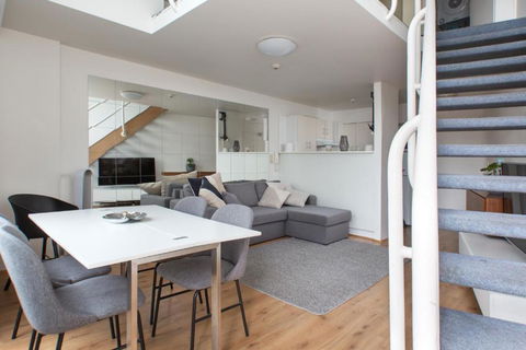 S203S - The Loft By Darling Harbour - Sunshine Coast Tourism 1