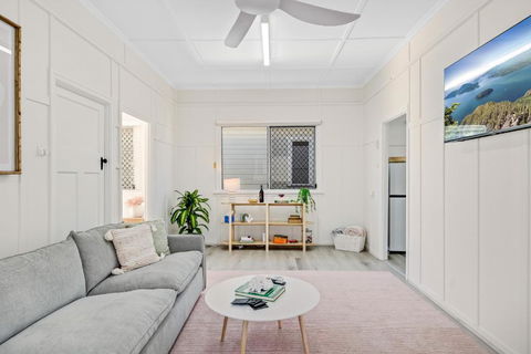 Sage Cottage! CBD Perfection! - Holiday Sunshine Coast 0