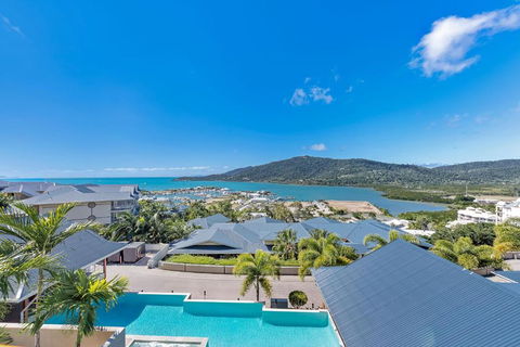 Sails On The Sea - Club Wyndham - Sunshine Coast Tourism 0