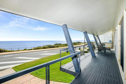 Salt - Aldinga Beach - C21 SouthCoast Holidays - Sunshine Coast Tourism 1