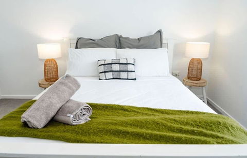 Salt Bush Cottage Peterborough - Holiday Sunshine Coast 2