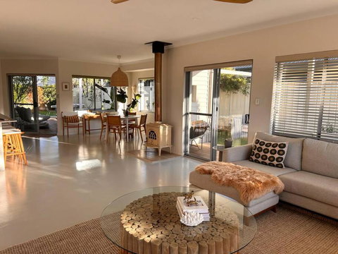 Salt - Sunshine Coast Tourism 0