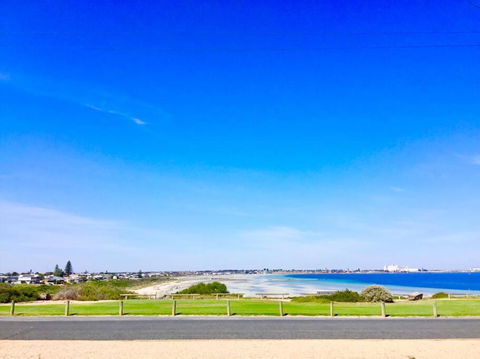 SALT @ North Beach WALLAROO (absolute Beachfront) - Sunshine Coast Tourism 0
