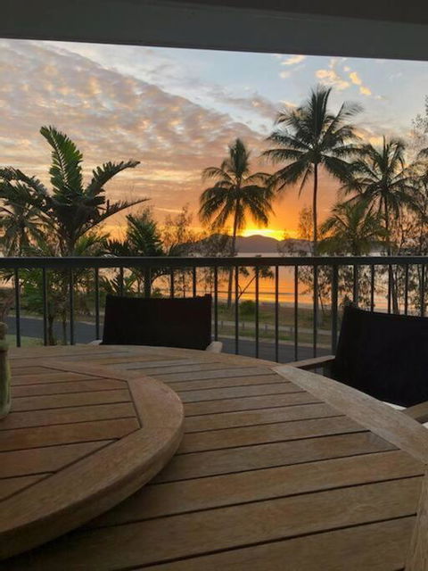 Salt On South - Beachfront Bliss - Holiday Sunshine Coast 2