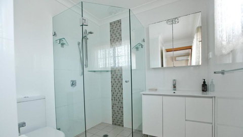 Salt Water Villa Bermagui Four Bedroom Central Location With Wifi - Holiday Sunshine Coast 3