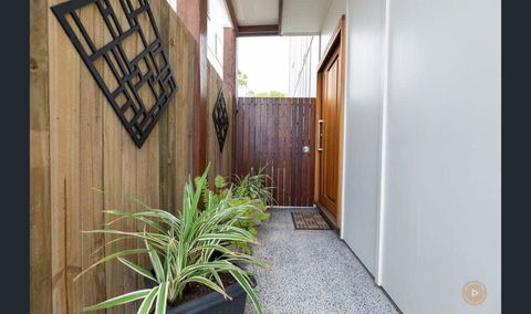 Salt Zen Holiday Townhouse - Holiday Sunshine Coast 1