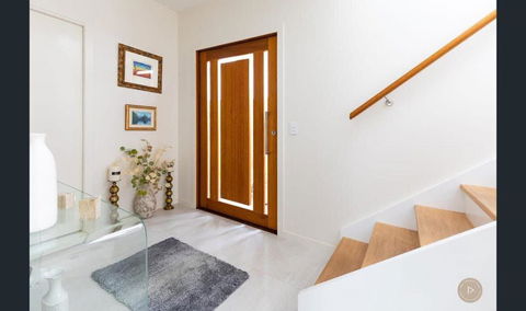 Salt Zen Holiday Townhouse - Holiday Sunshine Coast 2