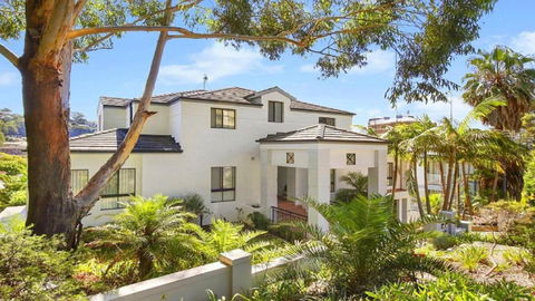 Saltwater Accom Holidays - Sunshine Coast Tourism 1