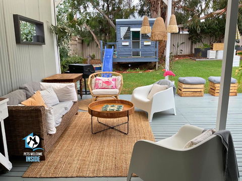 Saltwater Sunsets Seaside Haven With Ocean Views - Holiday Sunshine Coast 0