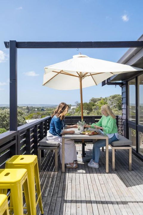 Salty Breeze - Sunshine Coast Tourism 1