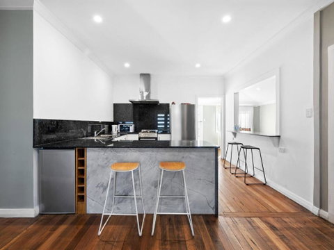 Salty Sea Cottage - Sunshine Coast Tourism 0