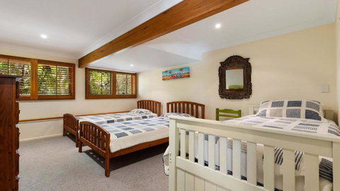 Salty Seaside - Holiday Sunshine Coast 3