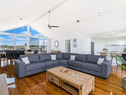Saltys - Sunshine Coast Tourism 2