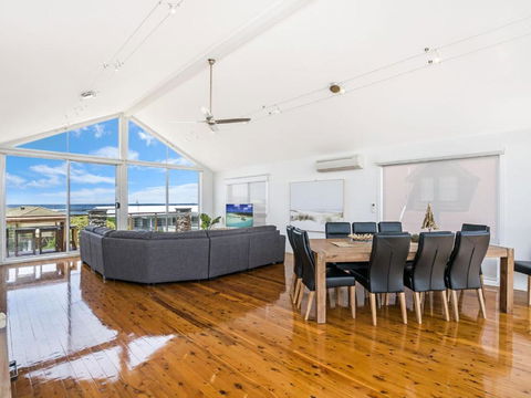Saltys - Sunshine Coast Tourism 0