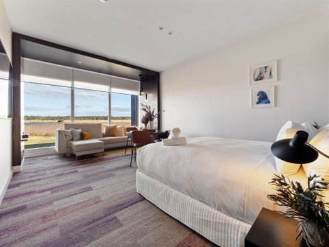 Samphire Chalet Tuart - Holiday Sunshine Coast 3
