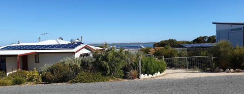 Samphire: Coorong Accommodation - Sunshine Coast Tourism 3