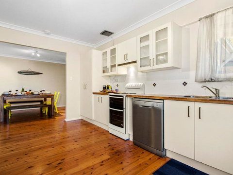 Sams Beach Shack - Holiday Sunshine Coast 3