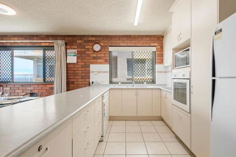 San Clemente Unit 4 24 Orvieto Terrace - Sunshine Coast Tourism 2