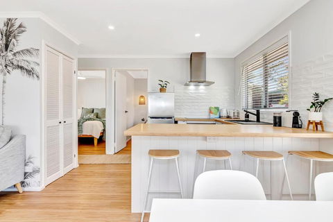 Sanbis Cabin - Hidden Boutique Retreat, Sea Views - Sunshine Coast Tourism 3