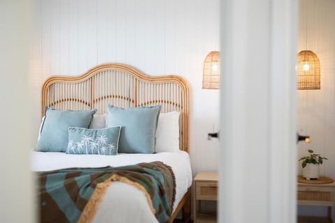 Sanbis Cabin - Hidden Boutique Retreat, Sea Views - Sunshine Coast Tourism 0