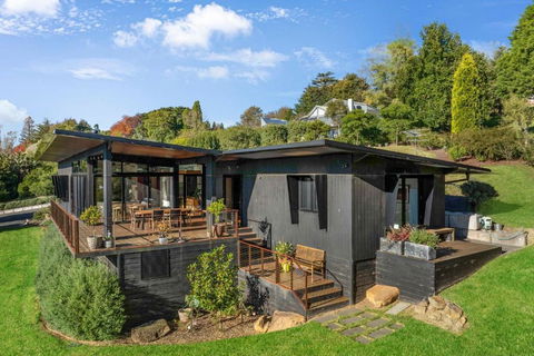 Sanctuaire, Southern Highlands - Sunshine Coast Tourism 0