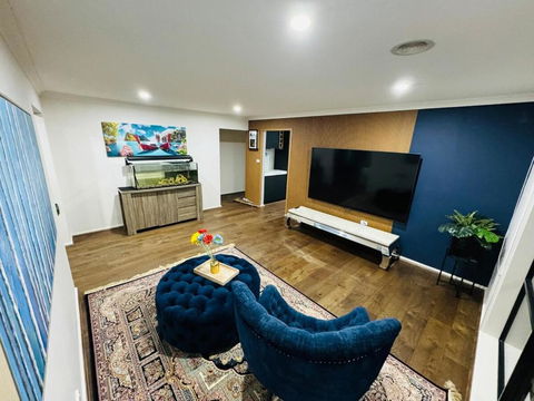 Sanctuary Lakes Holiday House - Sunshine Coast Tourism 0