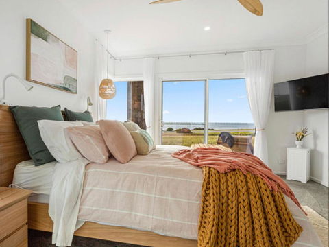 Sanctuary On Point - Sunshine Coast Tourism 1