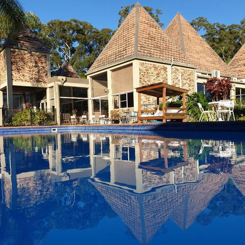 Sanctuary Resort Motor Inn - Sunshine Coast Tourism 0