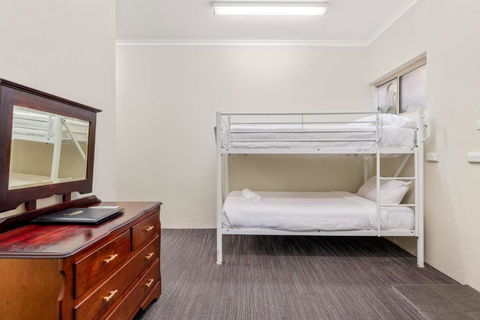 Sanctuary Resort Motor Inn - Sunshine Coast Tourism 2