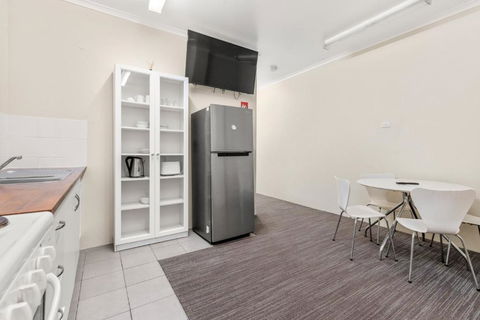 Sanctuary Resort Motor Inn - Sunshine Coast Tourism 1