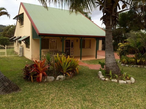 Sand Piper Cottage Rainbow Beach - Holiday Sunshine Coast 0