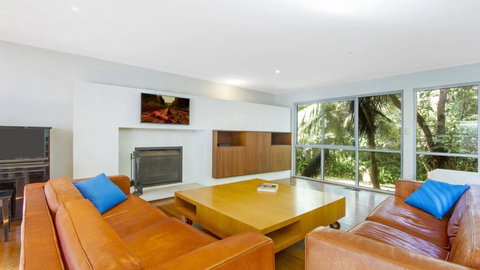 Sand & Sea - Pearl Beach With Pool - Sunshine Coast Tourism 2