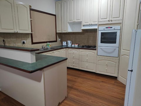 S&S Guest House - Holiday Sunshine Coast 3