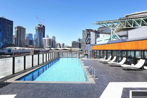Rooftop Pool Stunning Apt At Marvel Stadium With Free Parking - Holiday Sunshine Coast 2
