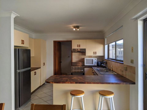 Sandy Shore Villa - Holiday Sunshine Coast 1