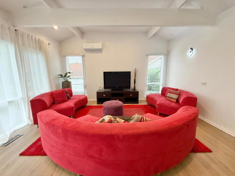 Sanrio Dream Villa Family Retreat With Views - Holiday Sunshine Coast 3