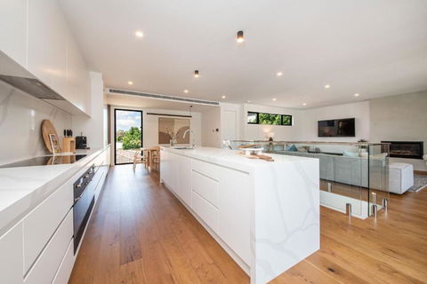 Sandringham Sunshine Escape - Holiday Sunshine Coast 3