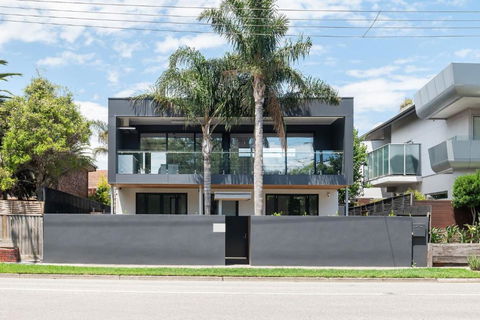Sandringham Sunshine Escape - Holiday Sunshine Coast 2