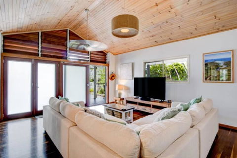 Sandalwood - Holiday Sunshine Coast 0