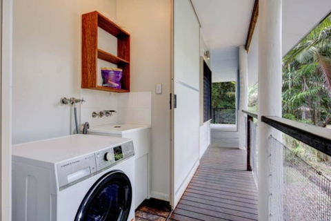 Sandalwood - Holiday Sunshine Coast 1