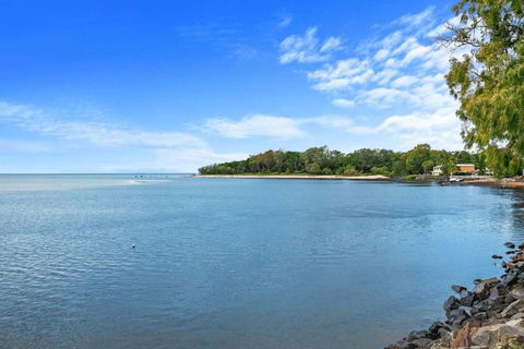 Sandbar On Moreton 5 Bedroom - Sunshine Coast Tourism 0