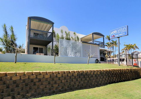 Sandcastles 6 - Holiday Sunshine Coast 0