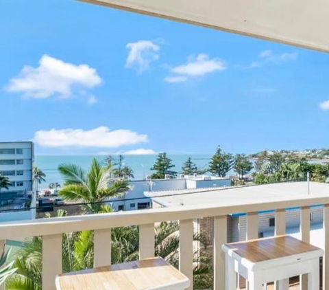 Sandhaven Bungalow - Sunshine Coast Tourism 1