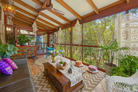 Sandalwood - Sunshine Coast Tourism 0