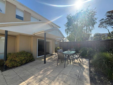 Sandpiper 10 - Close To Town And Beach - Sunshine Coast Tourism 1