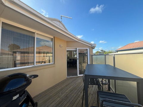 Sandpiper 10 - Close To Town And Beach - Sunshine Coast Tourism 3